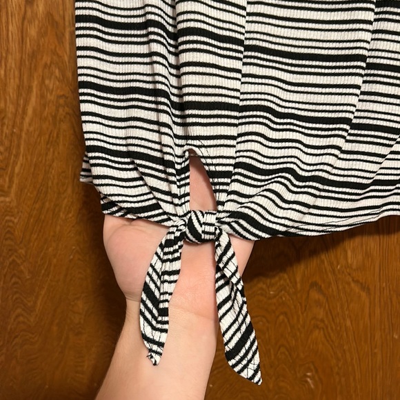 Striped Tank-top - Picture 3 of 5